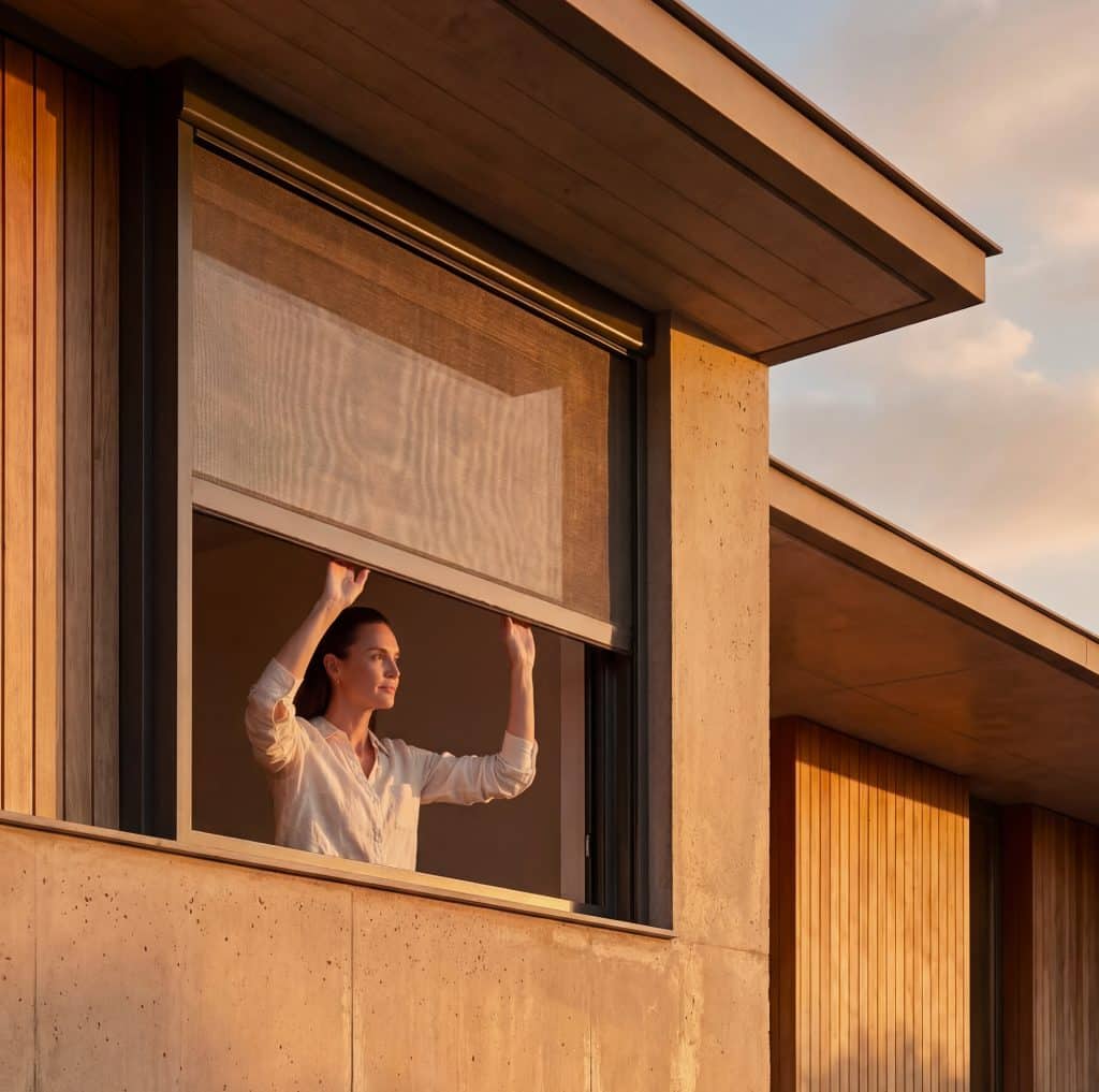 Moustiquaire enroulable pour fenêtre